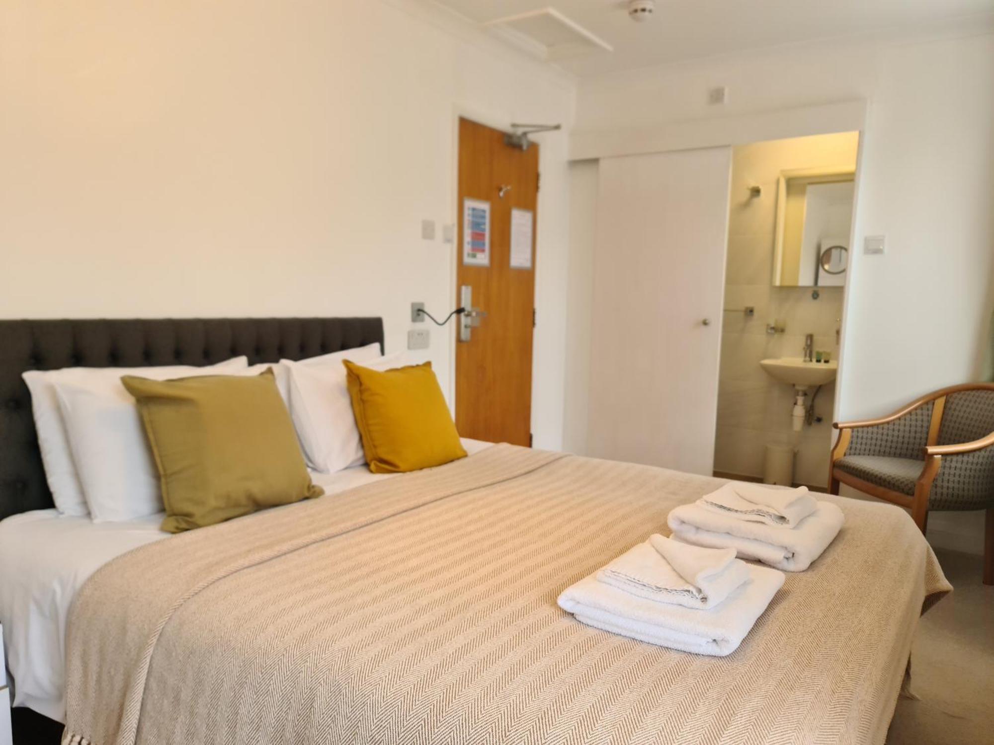 The Torland - Paignton Seafront - Free Parking, All Rooms En-Suite Екстериор снимка