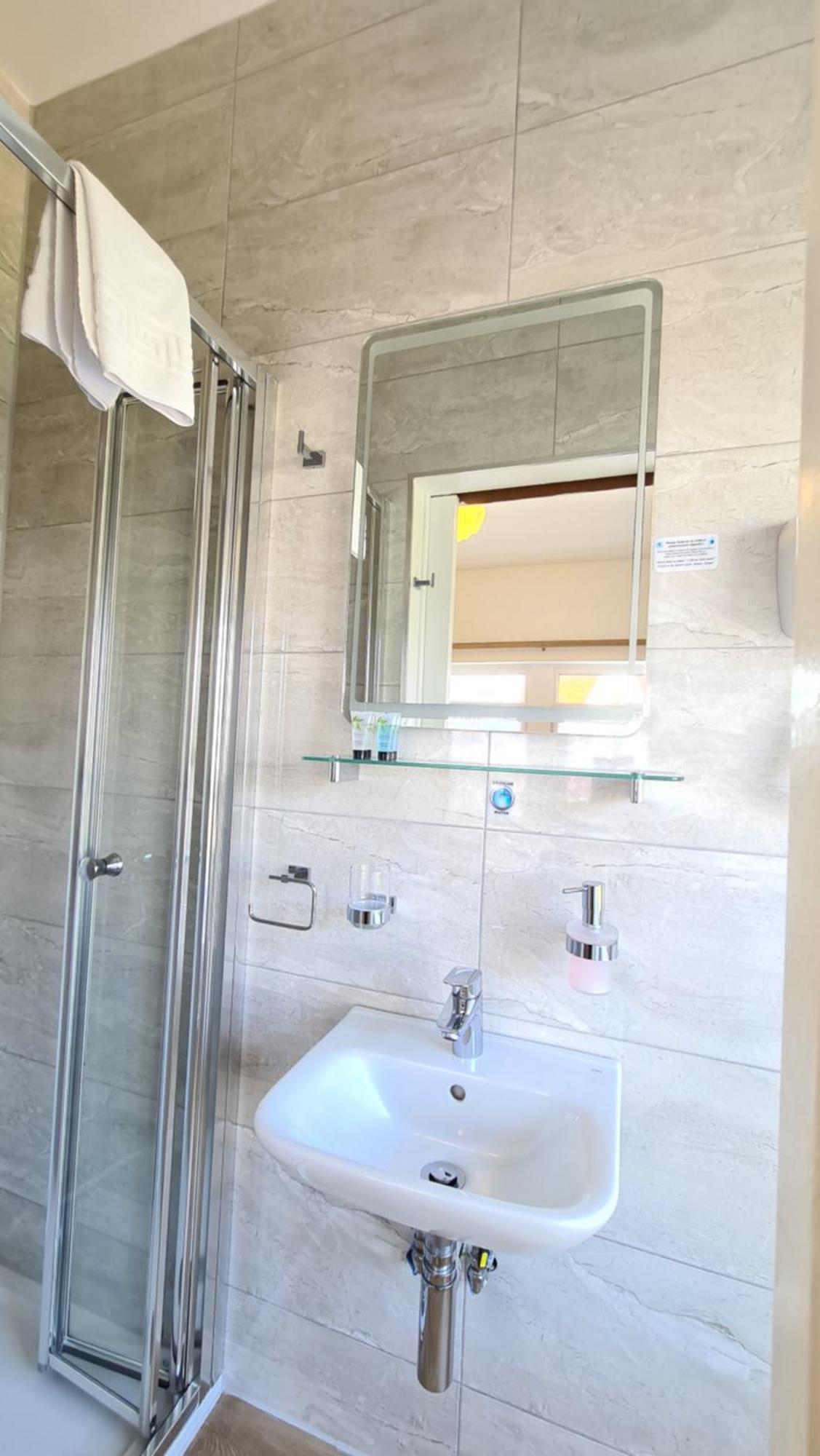 The Torland - Paignton Seafront - Free Parking, All Rooms En-Suite Екстериор снимка