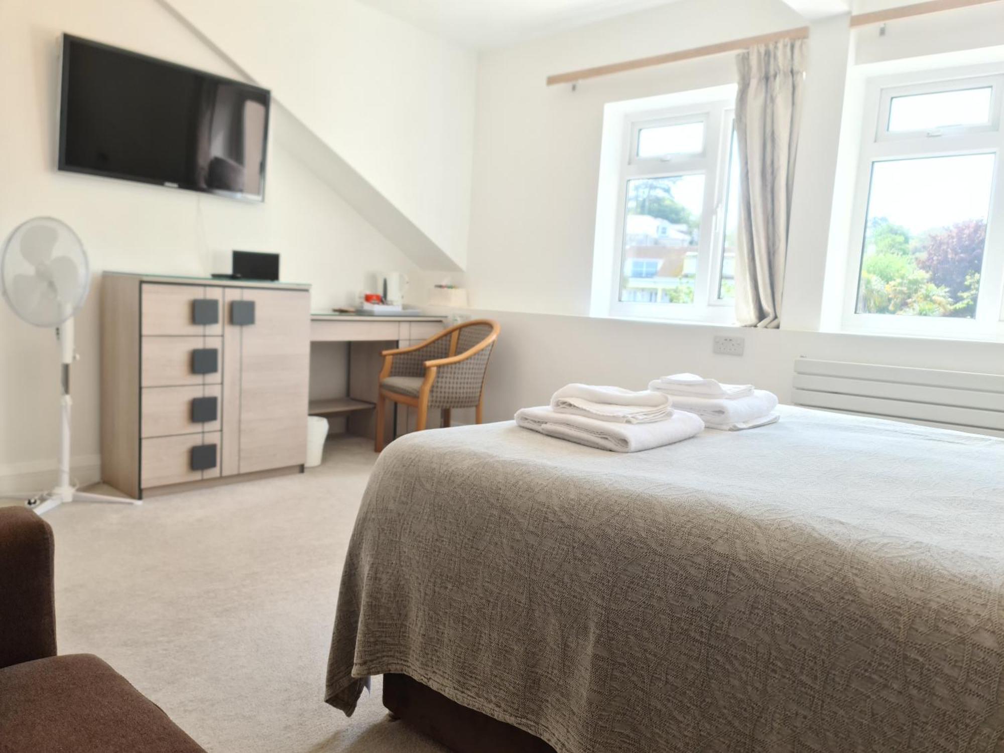 The Torland - Paignton Seafront - Free Parking, All Rooms En-Suite Екстериор снимка