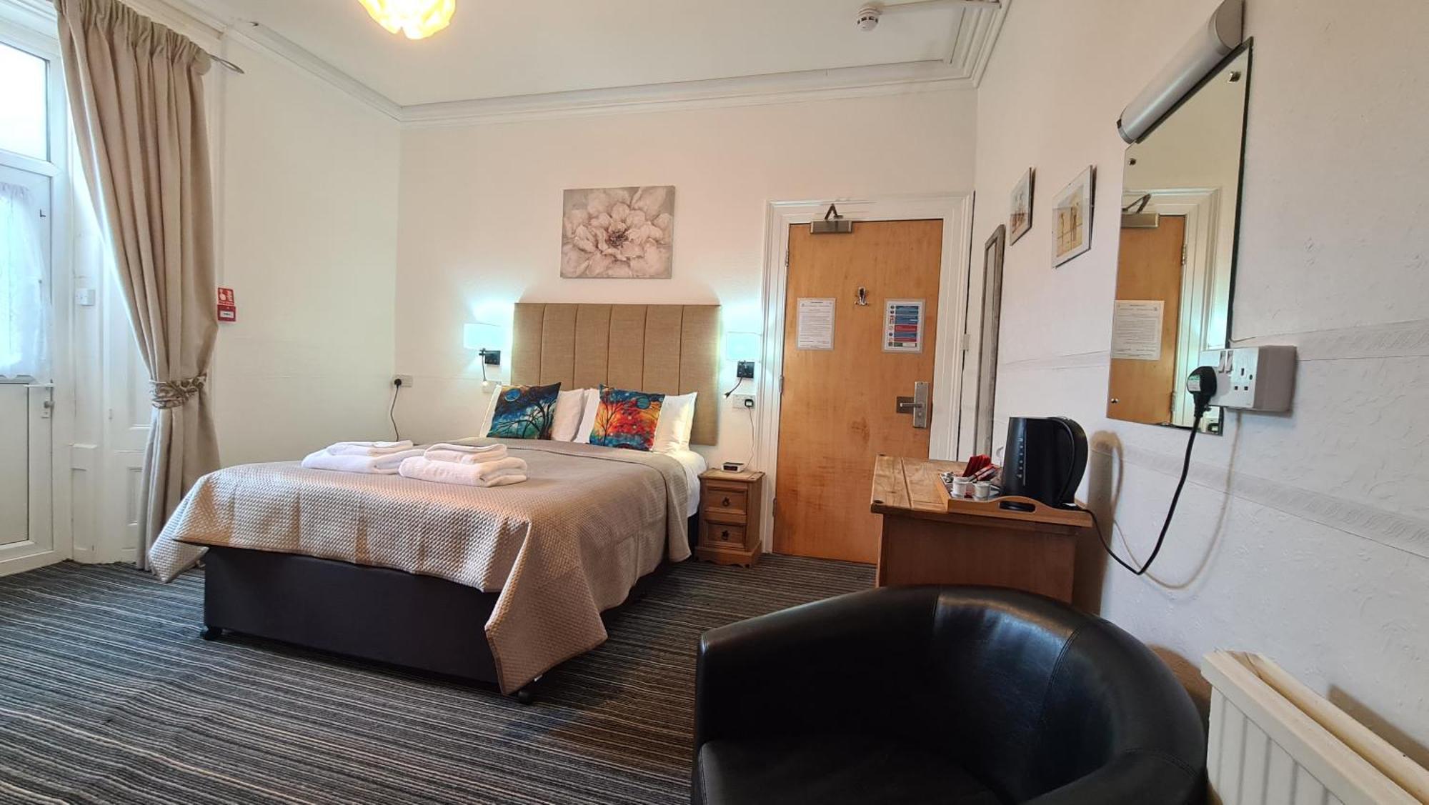 The Torland - Paignton Seafront - Free Parking, All Rooms En-Suite Екстериор снимка